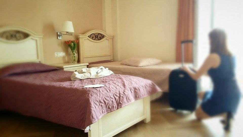 Oasis Hotel Skala  Rum bild